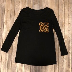 Long sleeve leopard pocket tee!!